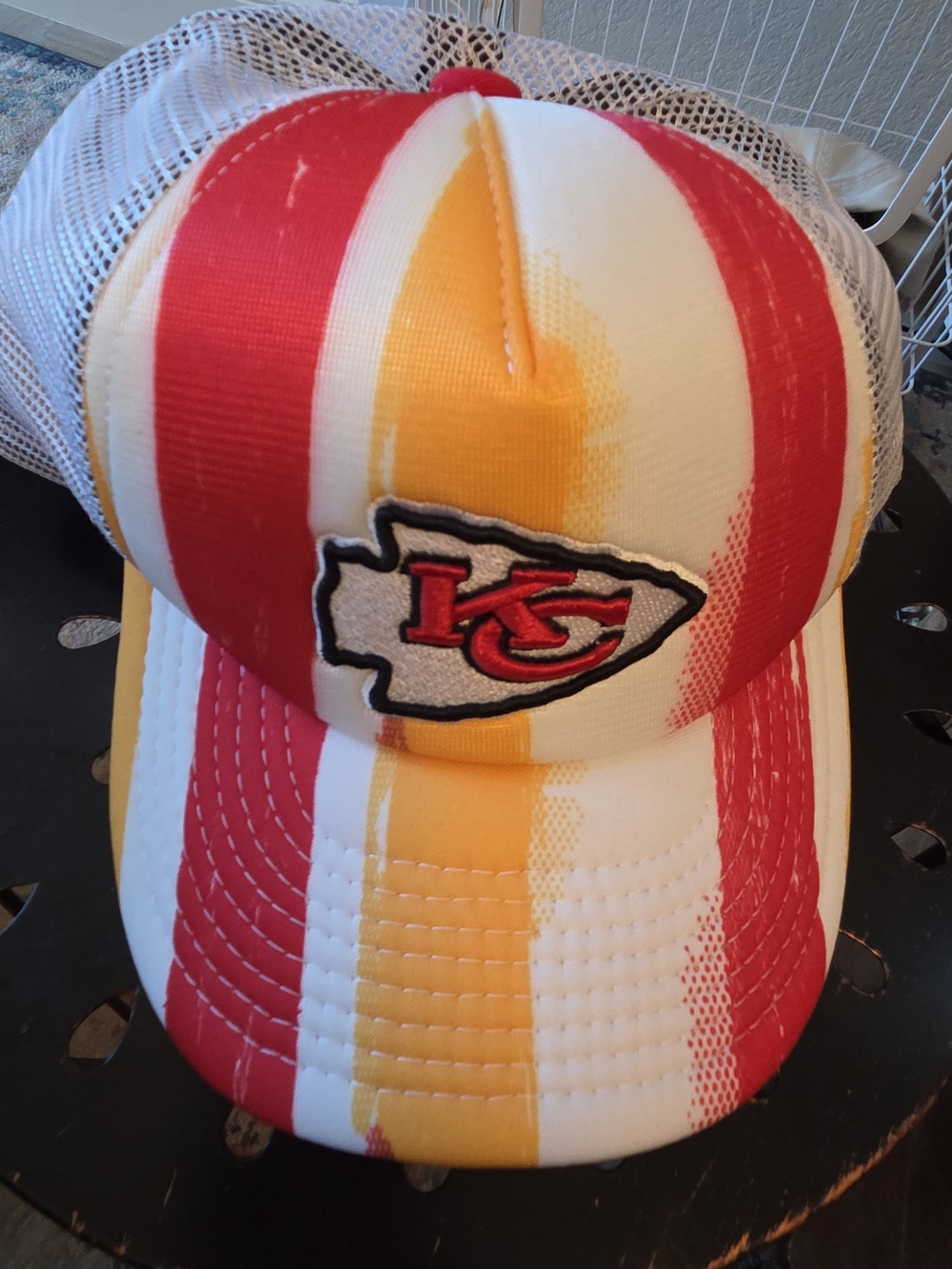 NFL Kids Kansas City Chiefs Striped Trucker Hat in Red, Gold & White